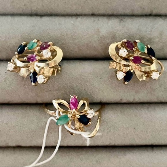 Real Gold 10K Set Earrings and Ring size 7.5-8 Perfect Present for Christmas ❤️ - Picture 1 of 1